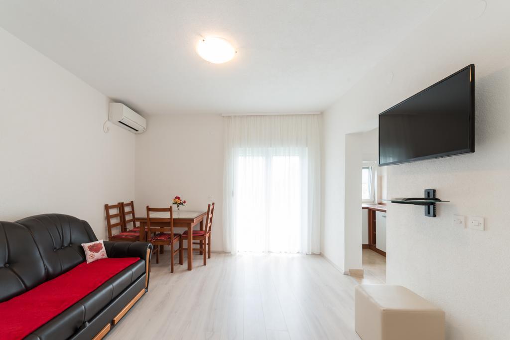Apartments Brekalo Pakostane Ngoại thất bức ảnh